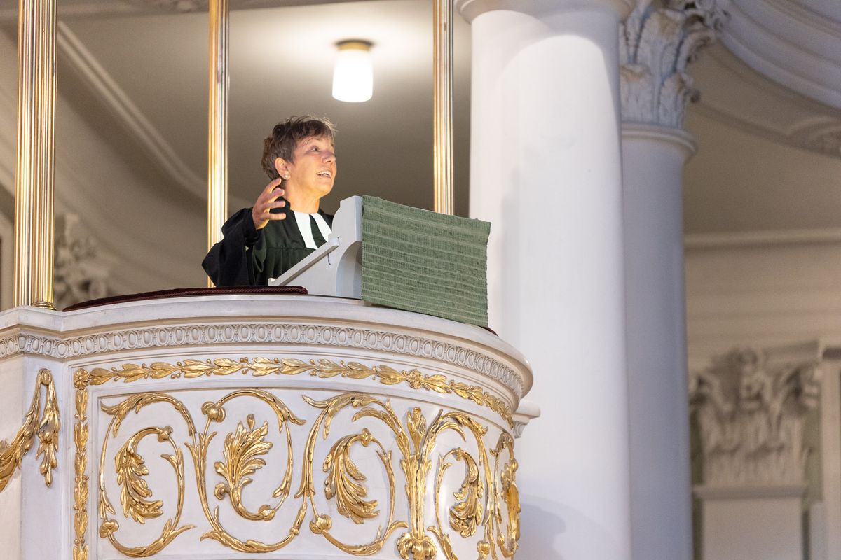 Margot Käßmann während des Friedensgebets am 16.Oktober 2023 in der Leipziger Nikolaikriche, © Andreas Matthes